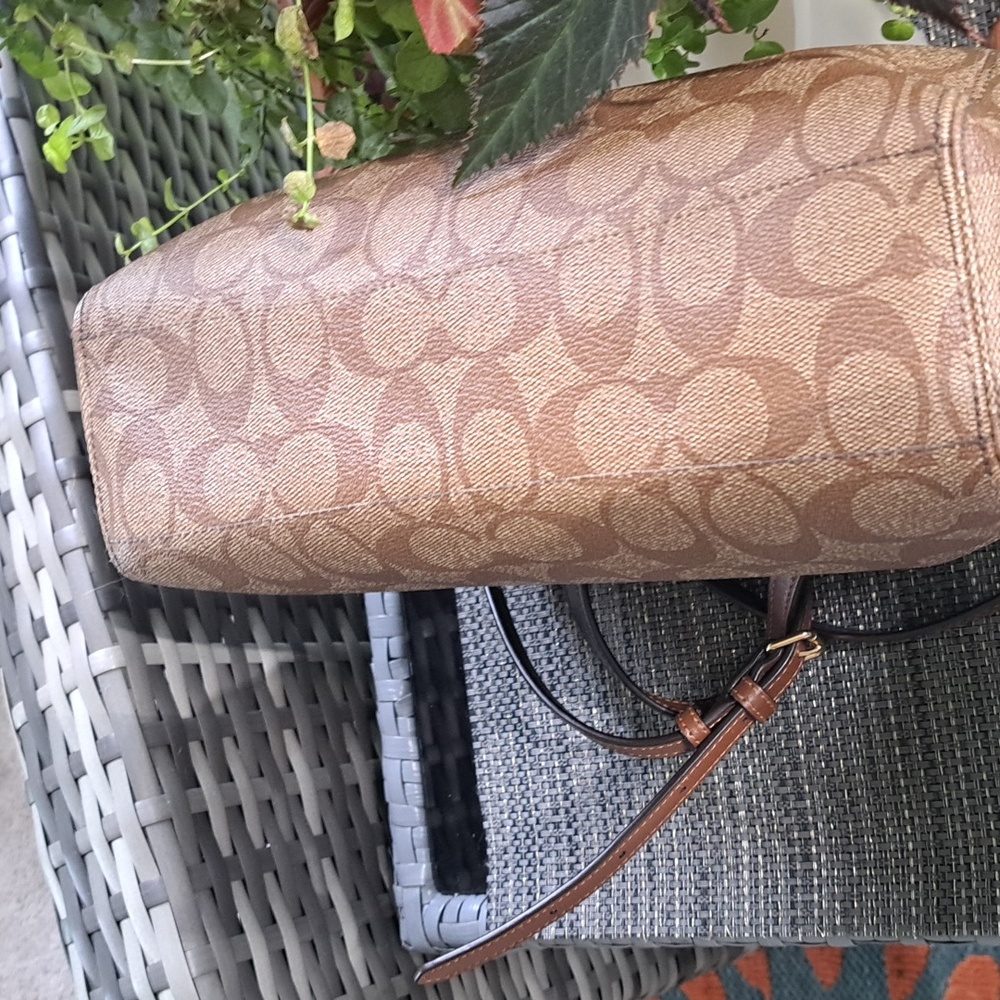 COACH KELSEY F28989 Signature Satchel, Shoulder, or Crossbody, Excellent Cond. - Picture 8 of 13